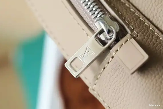 Slingbag Pilot VUITTON LOUIS 0508
